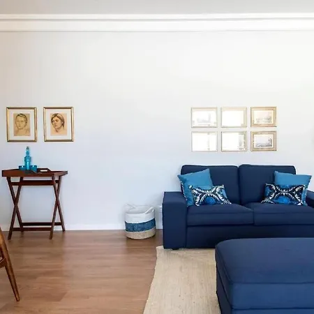 Elegant And Bright In Apartment *