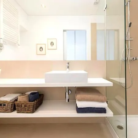 Daire Elegant And Bright In *